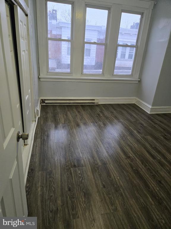 Photo - 3528 Joyce St