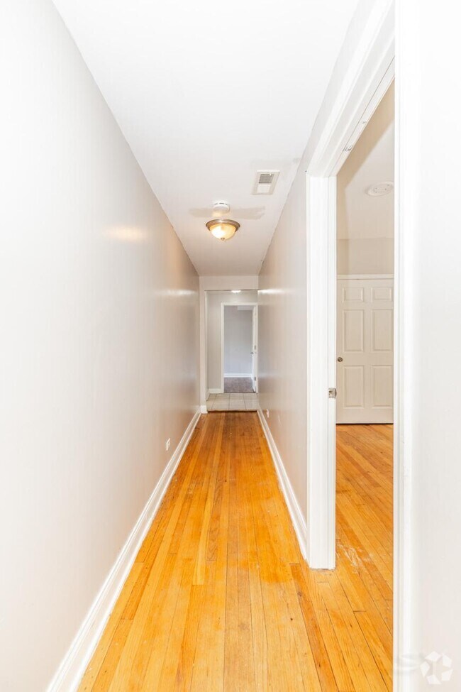 Building Photo - 4 bedroom in Chicago IL 60620 Unit #3 Rental
