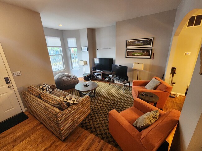 Living Room - 504 Rhode Island Ave NW