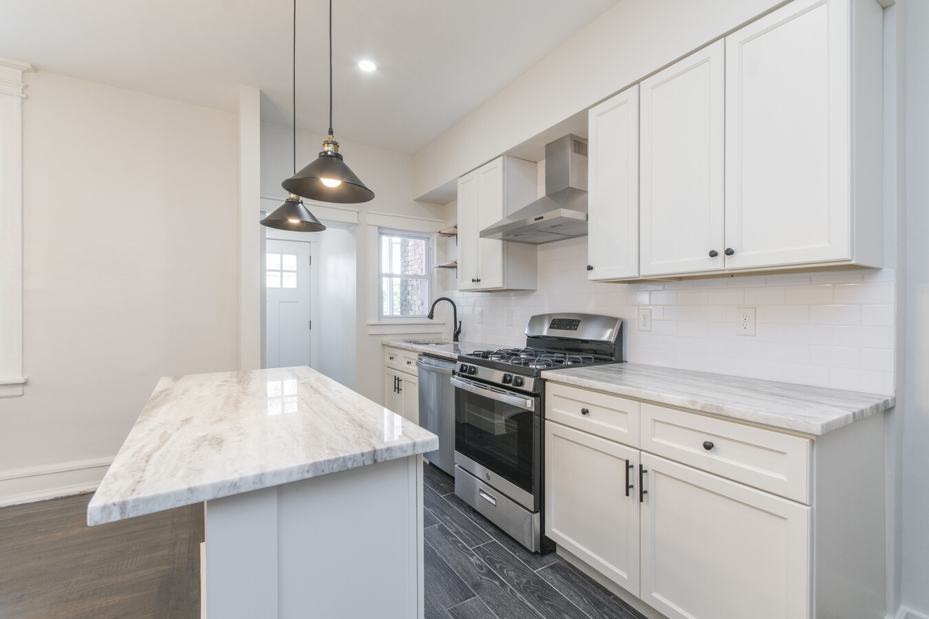 Photo - 5745 Hunter St