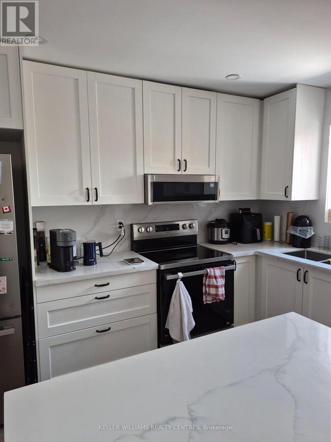 Photo - 28 Royal Cedar Ct