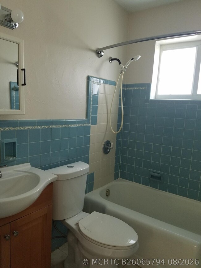 Photo - 300 SW 10th Ave