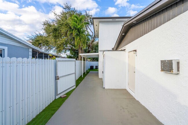 Photo - 4971 NW 179th St