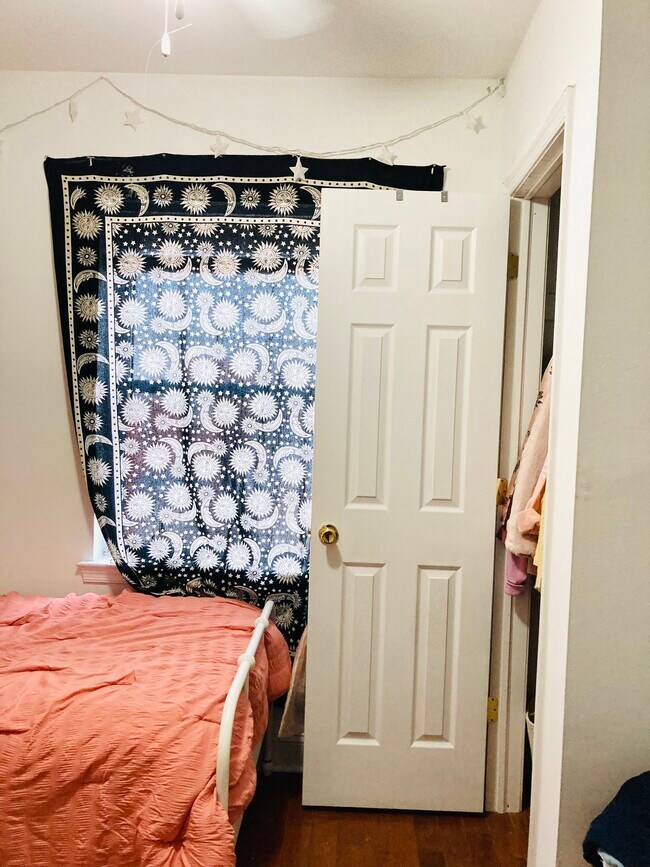 Photo - 1615 N Sydenham St