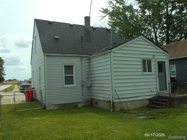 Photo - 25627 Paige St