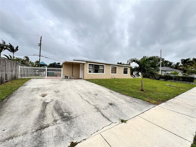 Building Photo - 3910 SW 58th Terrace Rental