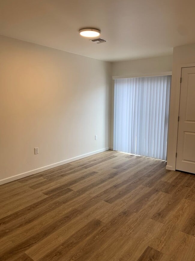 2462 S Clovis Pl