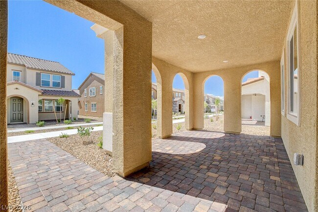 Photo - 2615 Esposende St