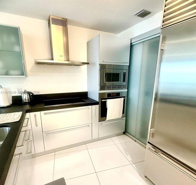 Photo - 18201 Collins Ave