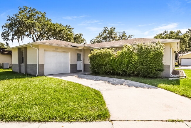 Photo - 1410 Orchid Ln House