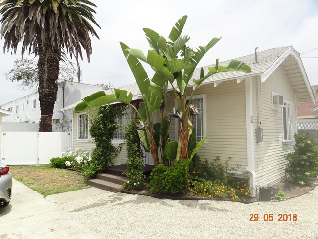 Photo - 623 W Queen St House