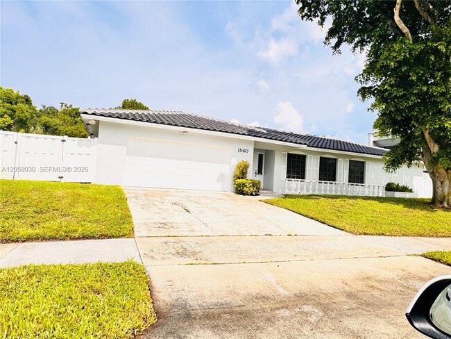 Building Photo - 1560 NW 12th Way