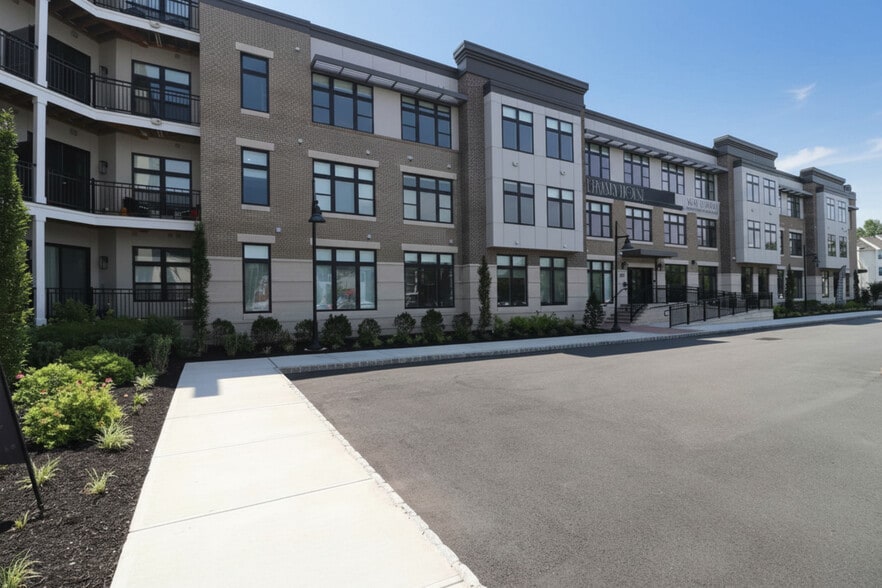 Berkeley House apartments — community photo