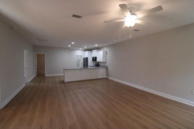 Photo - 326 S 5th St