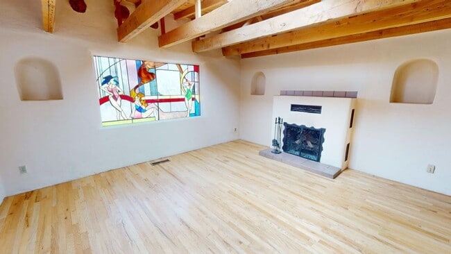 Building Photo - 1424 Agua Fria St Unit 1424 Agua Fria A