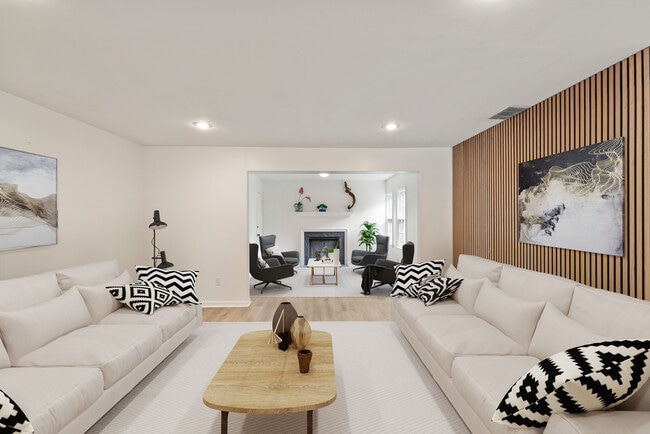 Large Open concept living room and bonus Den room with fireplace - 128 Lablanc Way NW Unidad 128 LaBlanc Rental