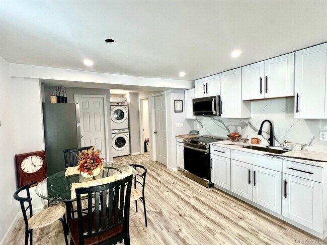 Building Photo - 126 W Main St