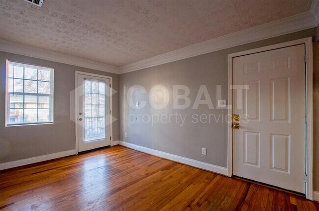 Photo - 25 Bradley St NE