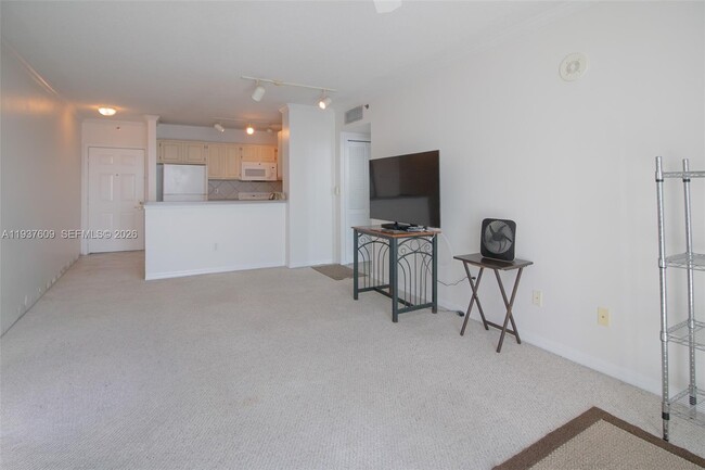 Photo - 2665 SW 37th Ave Unit 808