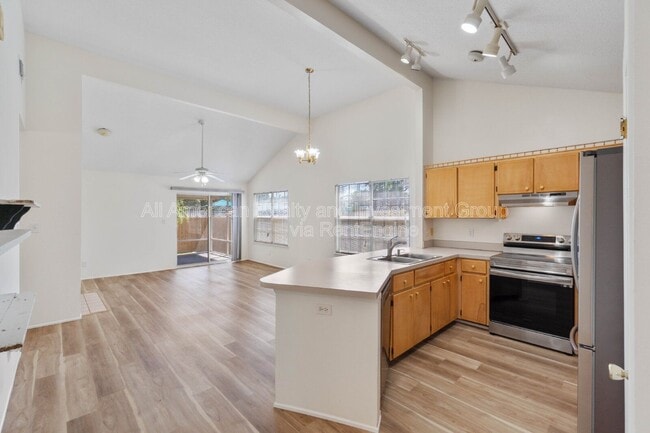 Photo - 510 Woodland Park Cir