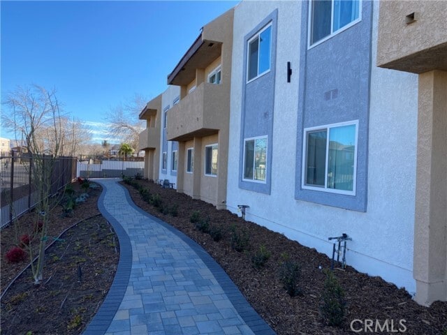 Building Photo - 454 E Ave Q3 Unit 8