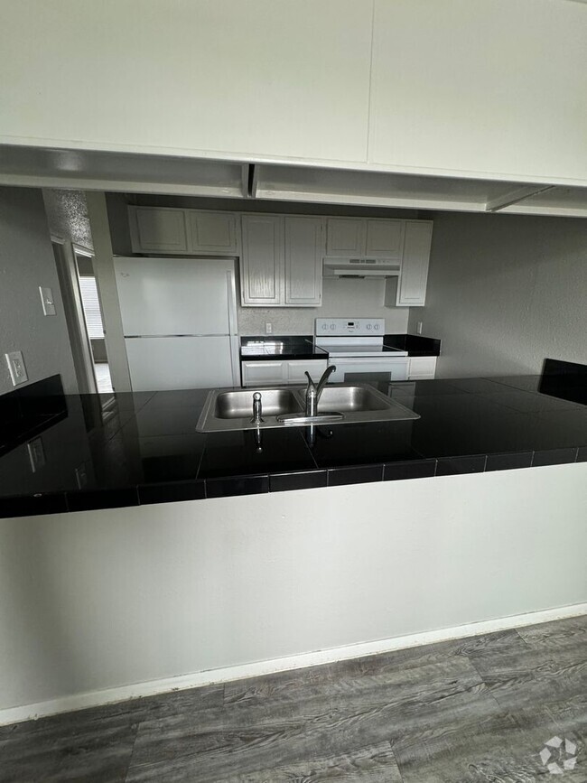 Building Photo - Charming 1-Bedroom Apartment in Fort Worth... Unit 20
