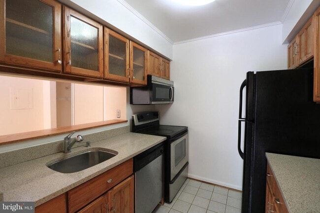 Building Photo - 1639 Carriage House Terrace Unit J