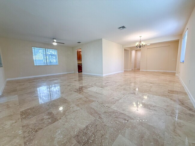 Photo - 122 NW Gardner St