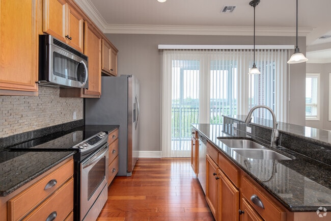 2 habitaciones, 2 baños - Condominio - 1,415 pies cuadrados - Cocina - The Gateway Village