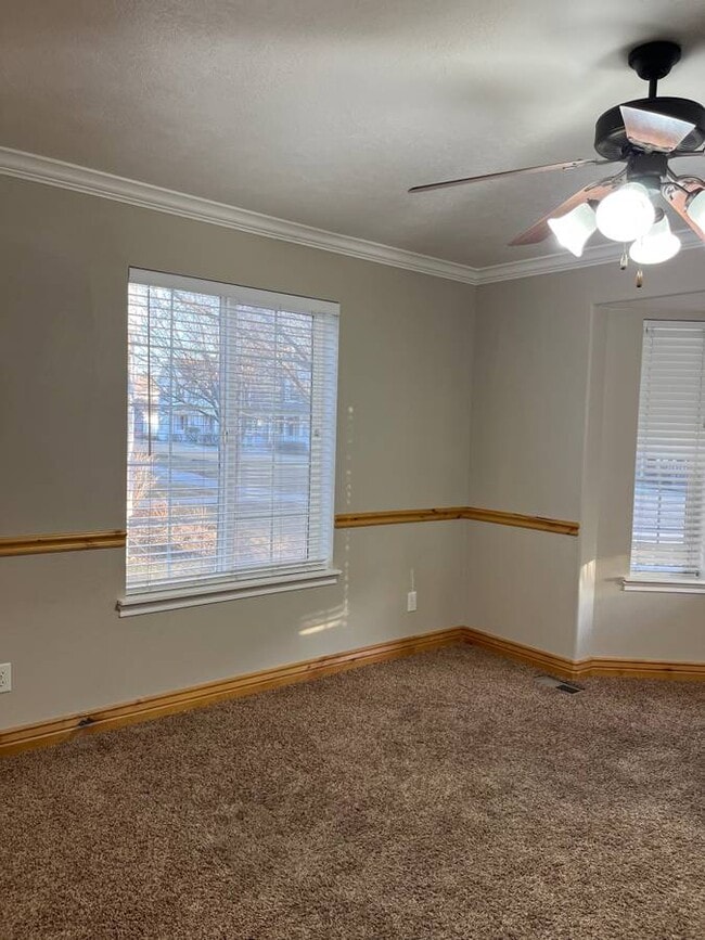 Building Photo - 879 Liberty Ln