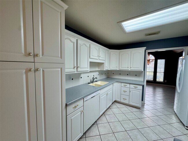 Photo - 303 Waterwood Dr