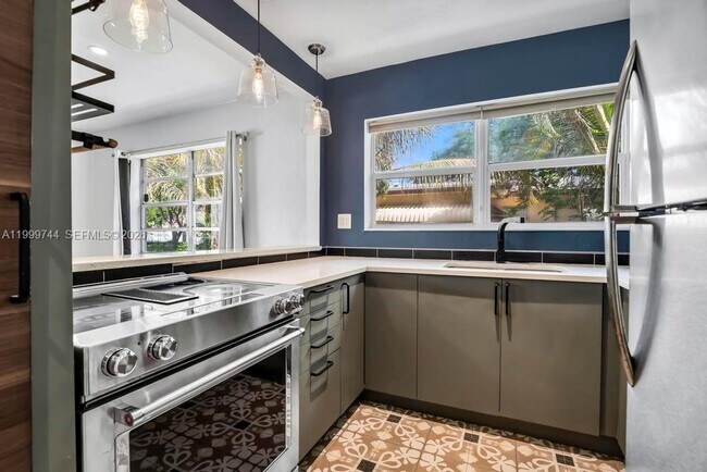 Photo - 517 S 19th Ave