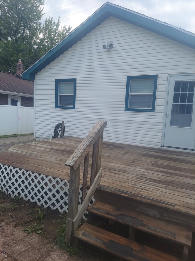 Photo - 827 Fairyland Ave