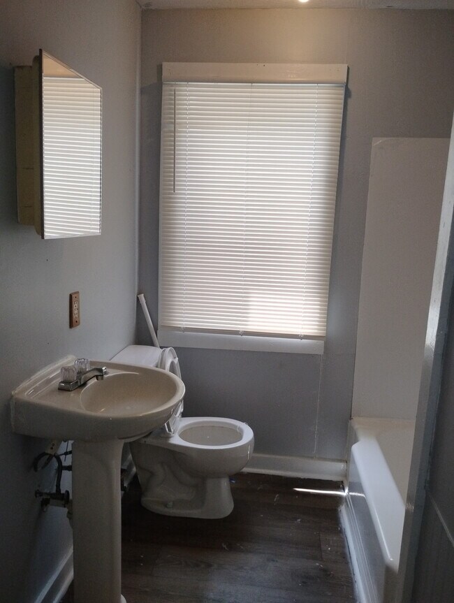 Photo - 1503 W 6th St