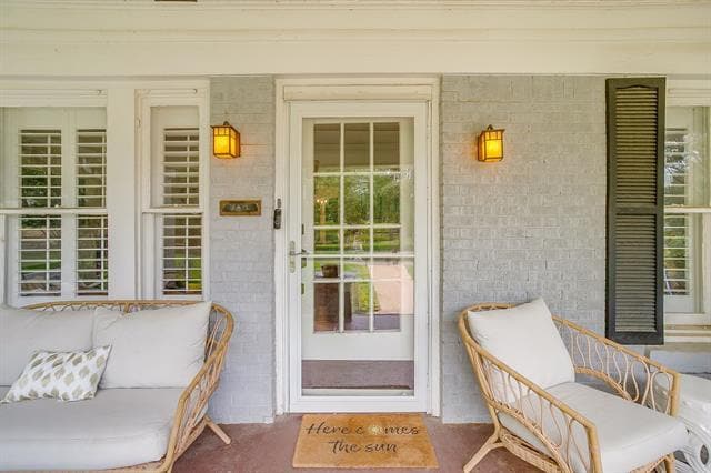 Photo - 2200 W Magnolia Ave
