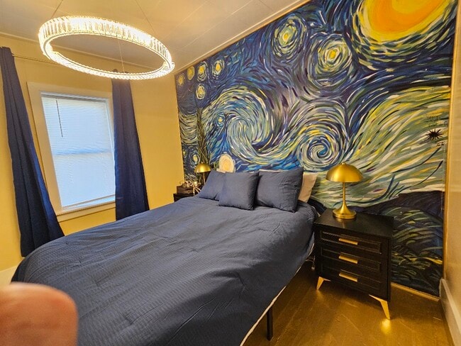 Photo - 301 Oakwood St