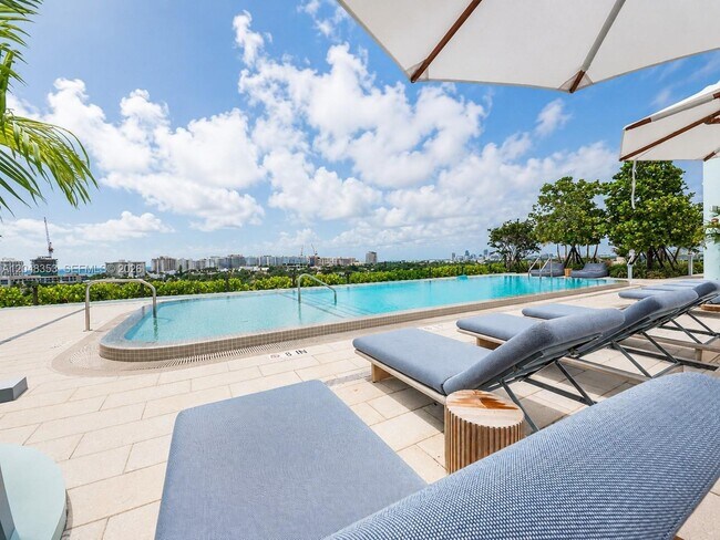 9201 E Bay Harbor Dr Unit 401