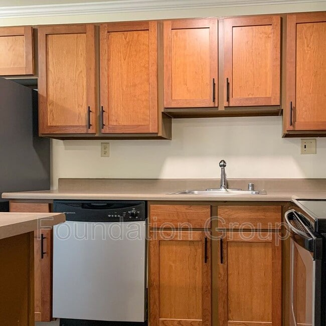 Photo - 1121 N 91st St