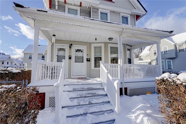 Photo - 183 Union St N