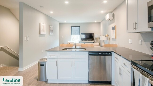 Photo - 5040 Linbar Dr Unit 411.1404112