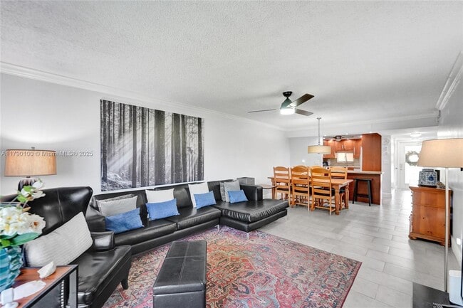 Building Photo - 830 S Hollybrook Dr Unit 310 Rental