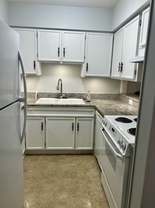 Photo - 301 Harbor Heights Dr