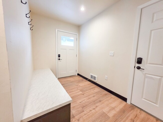 Photo - 1677-1679 Amy Street Unit 1677