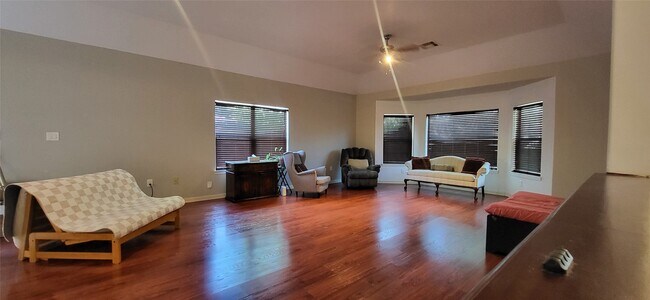 9734 La Vista Dr