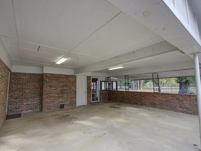 Building Photo - 3830 Union St