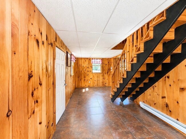 Photo - 530 Cascade Valley Rd