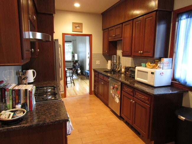 Photo - 561 Hope St Unit 1
