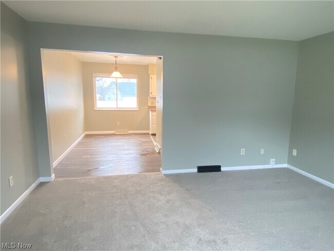 Photo - 3755 Kent Rd