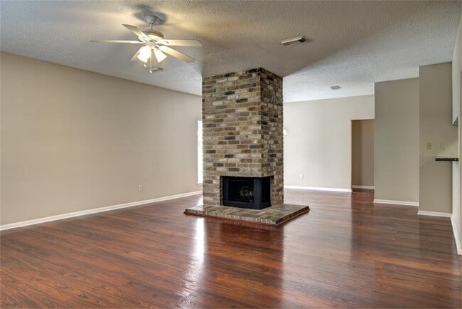 Photo - 11 Cottage Grove Pl