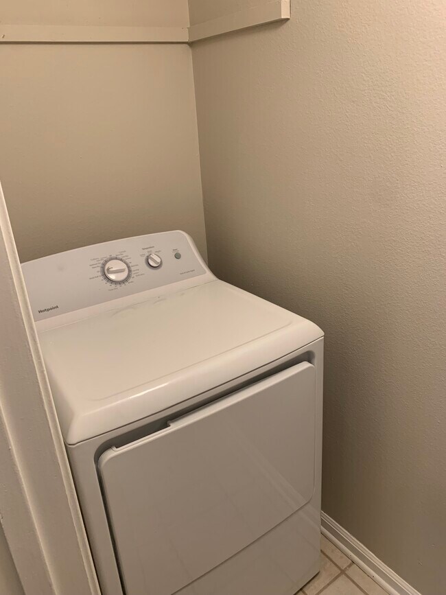 Photo - 5159 S Oaks Dr